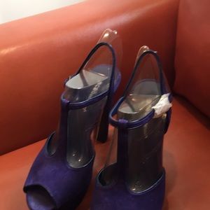NWOT-BCBG Heel